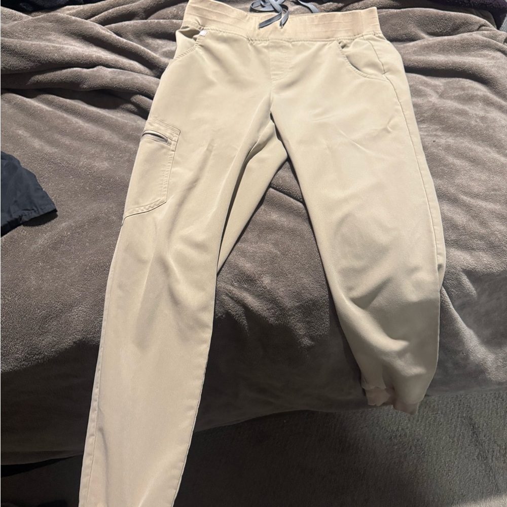 Figs Women's Jogger Scrub Pants - Tan